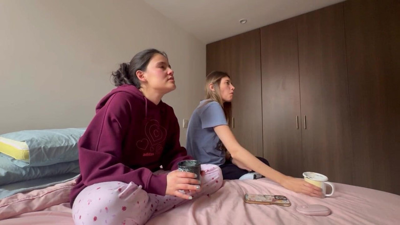 scarlettandc: I Eat My Roommate's Cone While She Plays Video Games