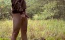 Apomit: कमसिन लड़का बारिश के दौरान जंगल में बिना पैंट के दिखाता है