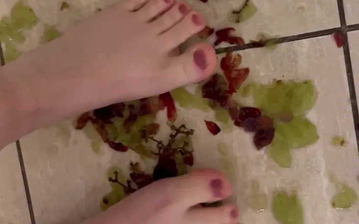 Bigtiddygoth: Grape Crushing