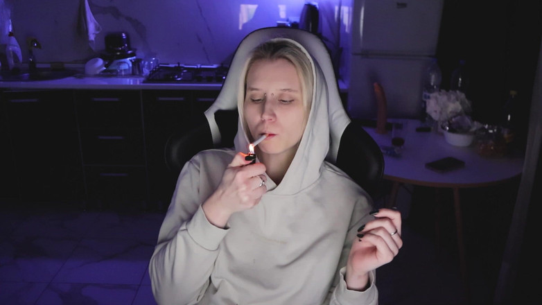 MertyXXX: Saya kehilangan asbak saya di rumah