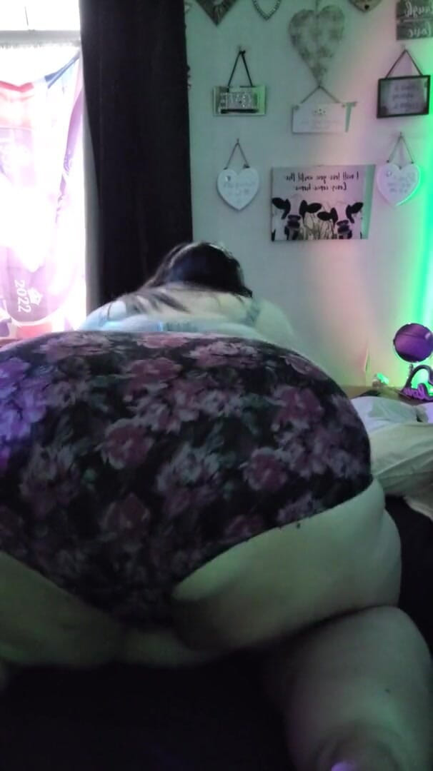 SSBBWLadyBrads: Lass uns diesen arsch schütteln