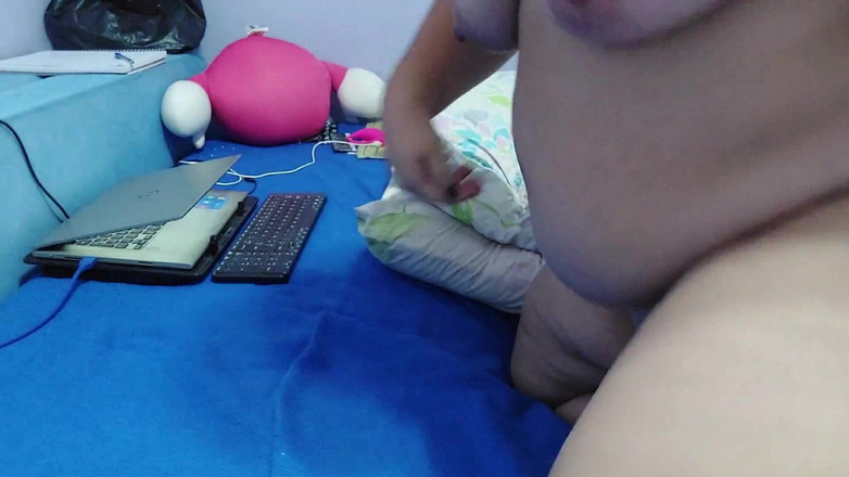 Enfgulosa: Sitting Comfortably in Front of My Toy