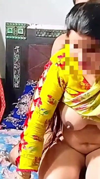 Curul mare al mamei mele vitrege este foarte strâmt, am făcut-o de trei ori în pakistaneză