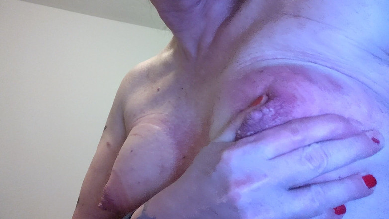 Alexia_mtf: Drücken, bis die Milch herausgeholt ist