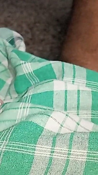 Ma femme desi indienne se fait lécher la chatte par une grosse bite noire