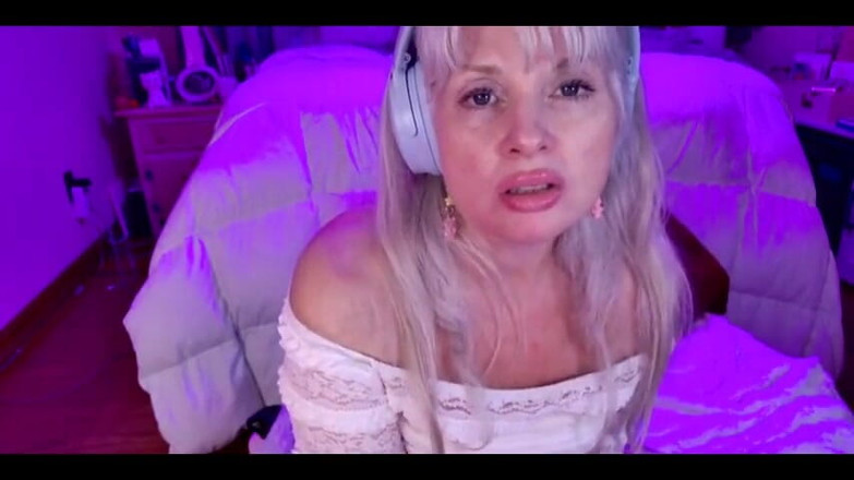 PaintedRose: Rosie's Notty Hotty Cumshotty Live Chillax Cam Show