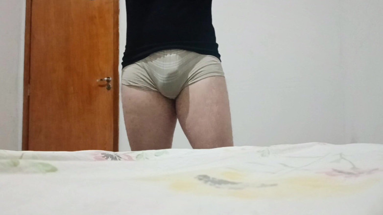 amateurbrazilian: Гей-порно - Подивіться На Розмір Дупи Цього Гарячого Гея