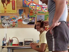 Sex Karma: Una stupenda giovane puttana cavalca un cazzo