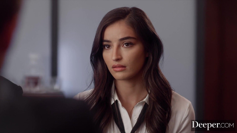 Deeper: Profondo. Il ragazzo di emily stellina si penti di essere...
