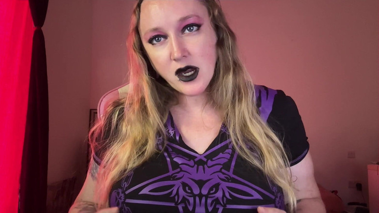 Kisicaxx: L’affaire satanique d’une fille gothique