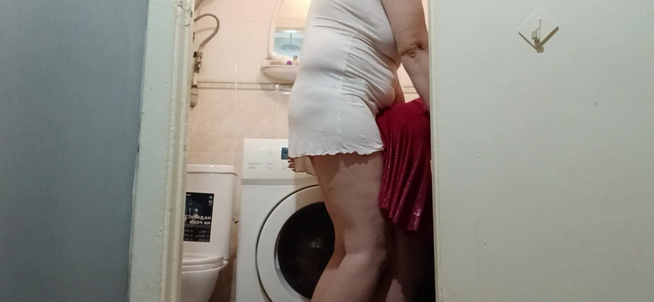 Lesbian-illusion: 旦那が仕事中に隣人をペニバンでハメまくる