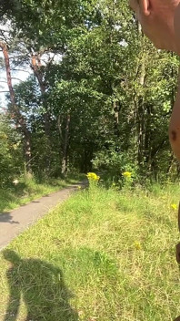 Nahá na veřejnosti