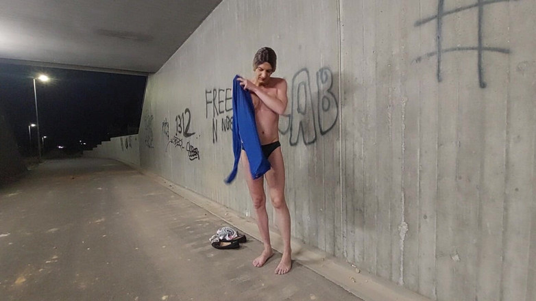 sweetfeet29: Berganti di malam hari