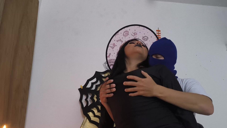 NEGRITA SEXY: 魔女の性的魅力 ハロウィンに激しく性的な情熱を解き放つ儀式