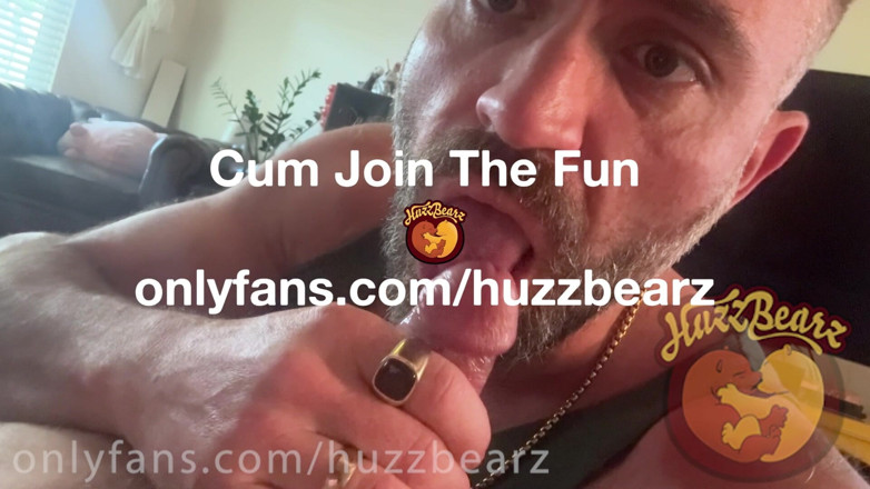 Huzzbearz: Bear Blowjob Cumshot
