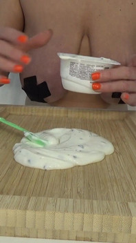 Mijn mooie benen zitten weer in yoghurt