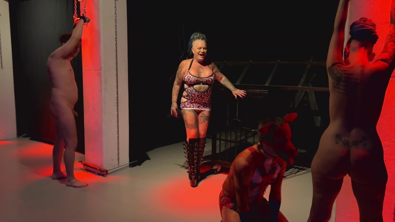 Domina Dark: La scala del dolore ragazzo vs ragazza