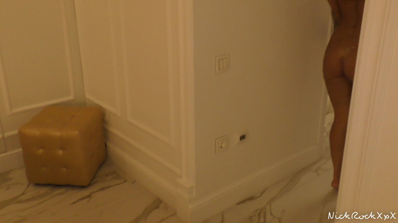 Beekeeper: Ця красуня схожа на Кармен Електру! Трахав її вдома