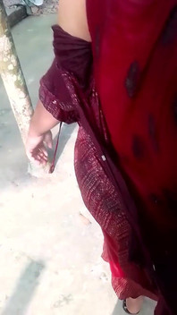 Village Girl's Bathing Video