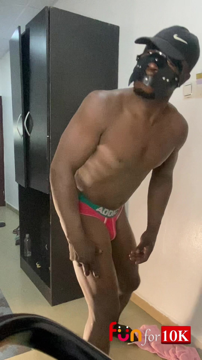 Funfor10k gay videos: Lelaki batang besar mengongkek saya dan mengongkek saya mentah