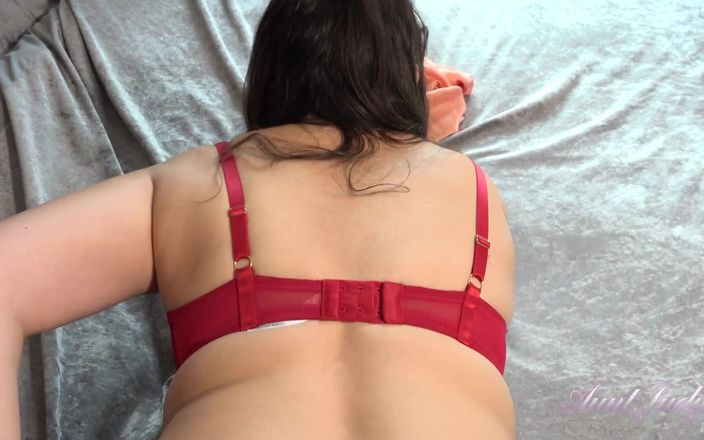 Aunt Judy's: Auntjudys - 你的丰满熟女女房东Kitty kat发现你在观看她的自慰（第一人称视角）