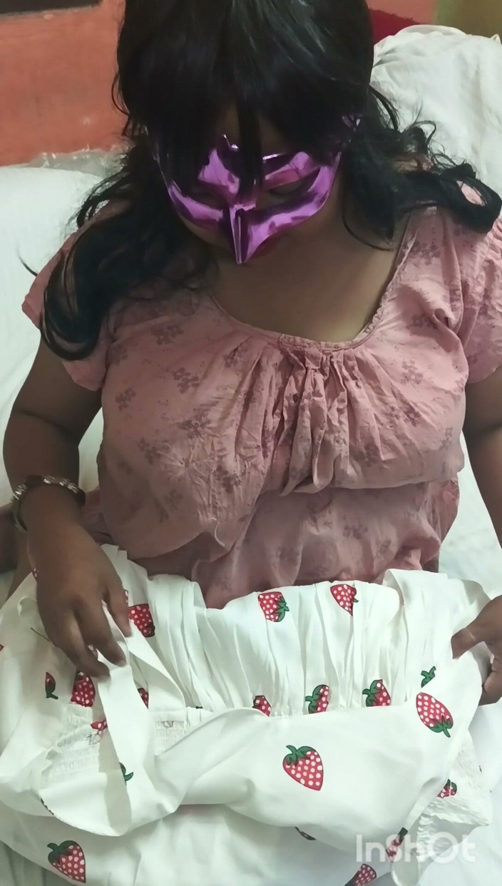 Desi Masti time: 儿媳妇在床上，岳父背着她丈夫