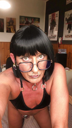 Andreina Naty: Geile sissy ist albern