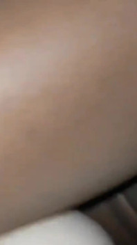 Piegata su un grande nero profondo a pecorina martellante