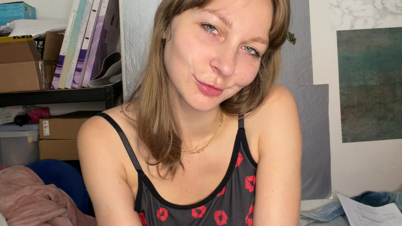 SandraSugar: Banana Blowjob Pleasing the Banana