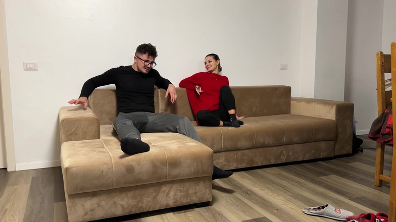 Tommy e Annika: さまざまな体位の妊娠中の10代の大工。イタリア語、POV、騎乗位の会話が豊富