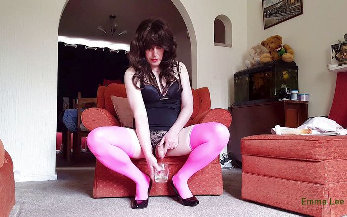 EmmaLeeTV - Nylon Fetish Tranny: Tranny Pee and Lap Dance in Pink Stockings