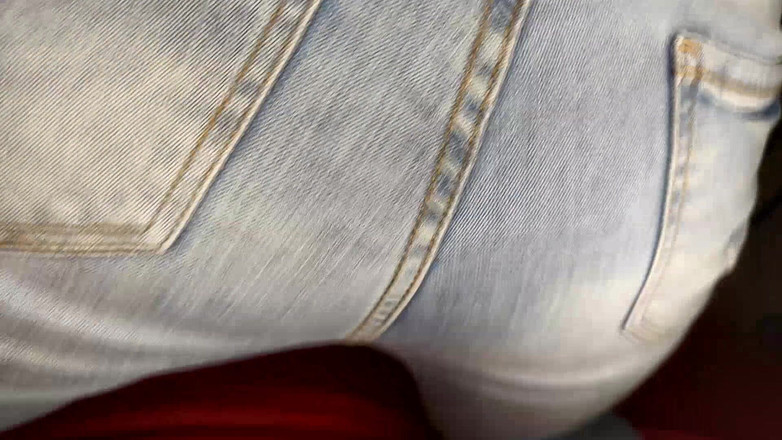 Princess18_: Ass Jeans Teasing, kencing di balik celana jins