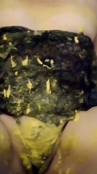 Une Asiatique reçoit beaucoup de sperme de moutarde dans une grosse chatte sexy