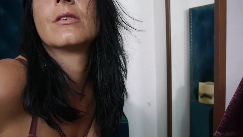 MilfyCalla: Striptease für dich, ich will, dass du hart kommst