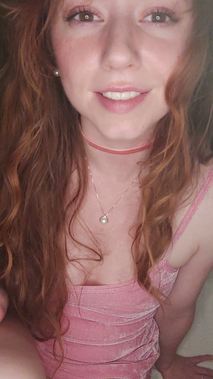 MandyFrizzle: Pembe elbise pembe amcık