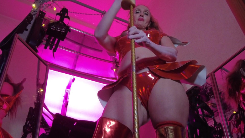 Eva Latexxx: Mistress Eva Latex-fetisch Domina Femdom Göttin Goldene Stiefel Big Ass...