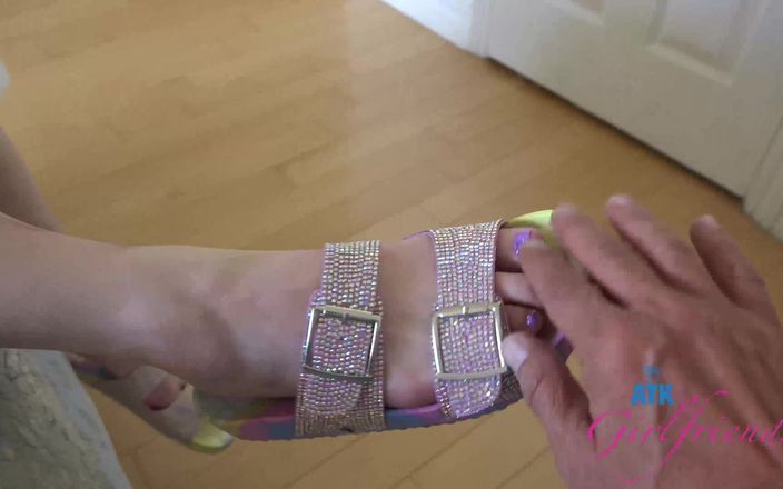 ATK Girlfriends: Virtueller urlaub