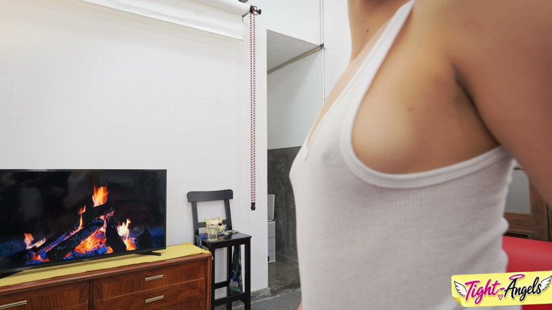 Tight Angels: Camila 001 - Tight-angels - erstaunlicher geschwollener Cameltoe-Hügel, geschwollene brustwarzen und unglaublicher herzförmiger...
