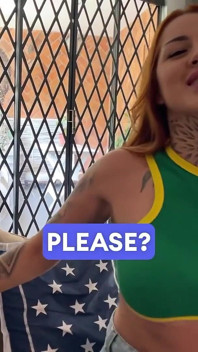 POV kouření - Latinoameričanka s velkými kozami nedbalá deepthroat na prvním castingu