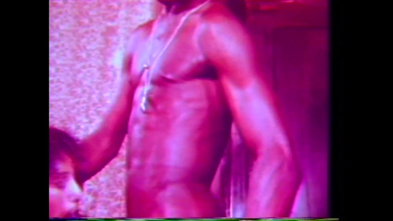 Vintage megastore: Neon roz pentru un jazz interrasial