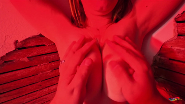 Ticklish Chicks: มุมมองคนเย็ด หัวนมของ Creeper - เตะหัวนมจนถึงจุดสุดยอด