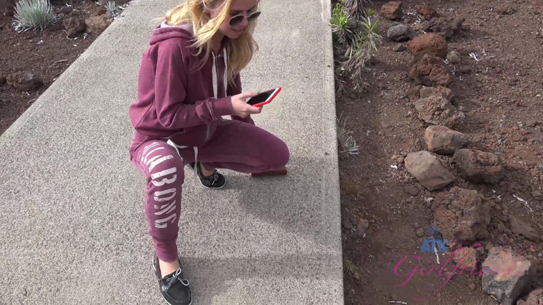 ATK Fans (Girlfriends): Virtueller urlaub in Hawaii mit Alina West 6/6