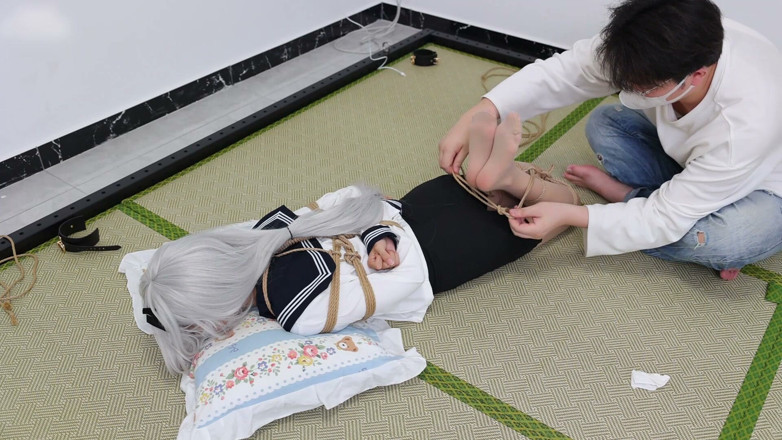 Asian bondage: Barefoot Girlfriend's Bare Feet and Tickling Foot
