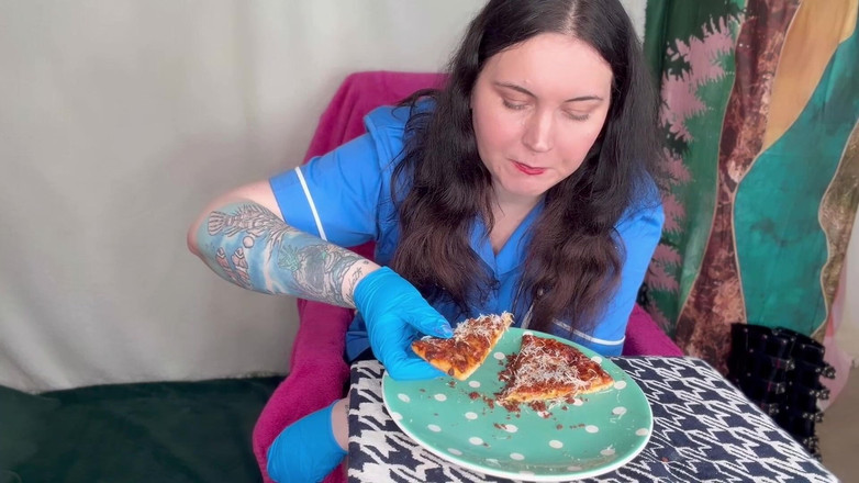 MissFFW: Pielęgniarka je po długim dniu