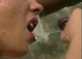 Outdoor pervs: Gorąca blondynka dupek zostaje wypełniona bbc