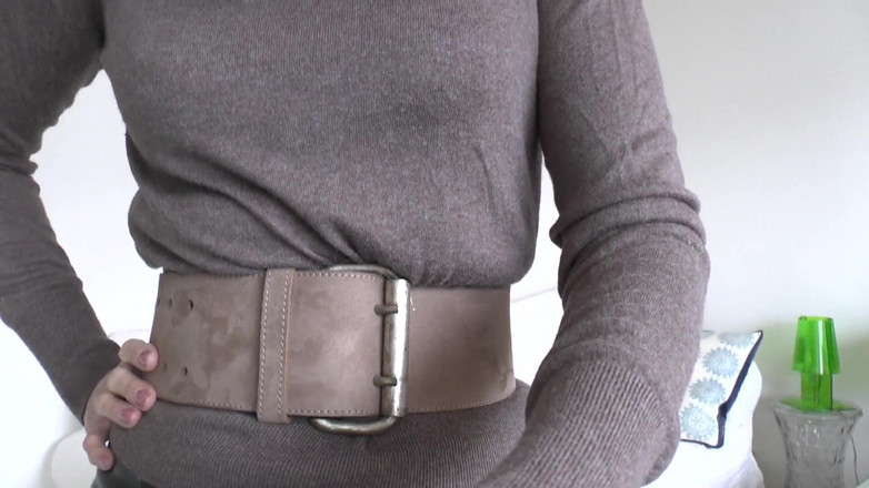 Lady Victoria Valente: Bältepassning i vardagsrummet, del 2, Lady Victoria Valente