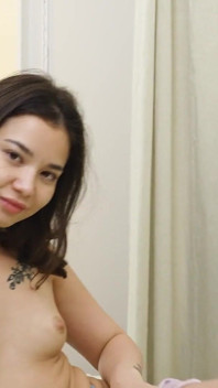 Marika sherman si cewek imut rambut cokelat di rumah biasa orgasme sendirian