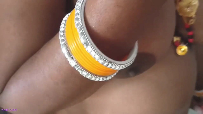Telugu-fuckers: Mamma knullar granne Pojke med badrum smutsiga pratar om Telugu...