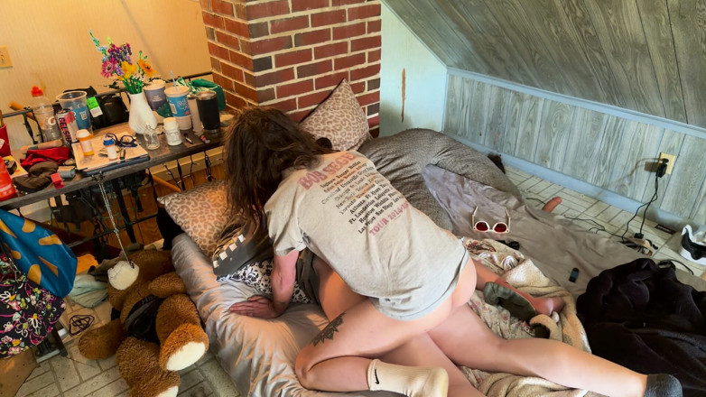 CuckedByStuffies: MILF Has Best Ass to Ride