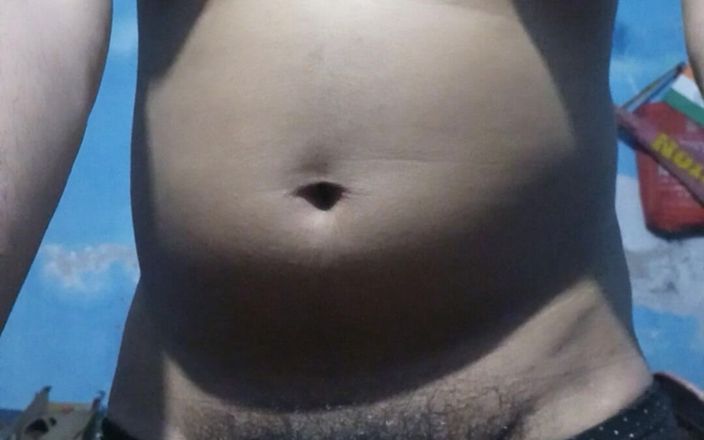 Lustyizlife: Cowok muda India dengan kontol phimosis memakai bra dan celana...